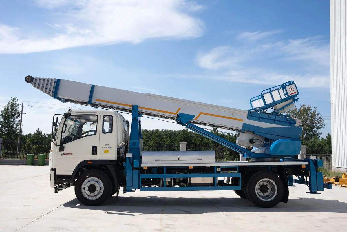 大安云梯上料车租赁费用